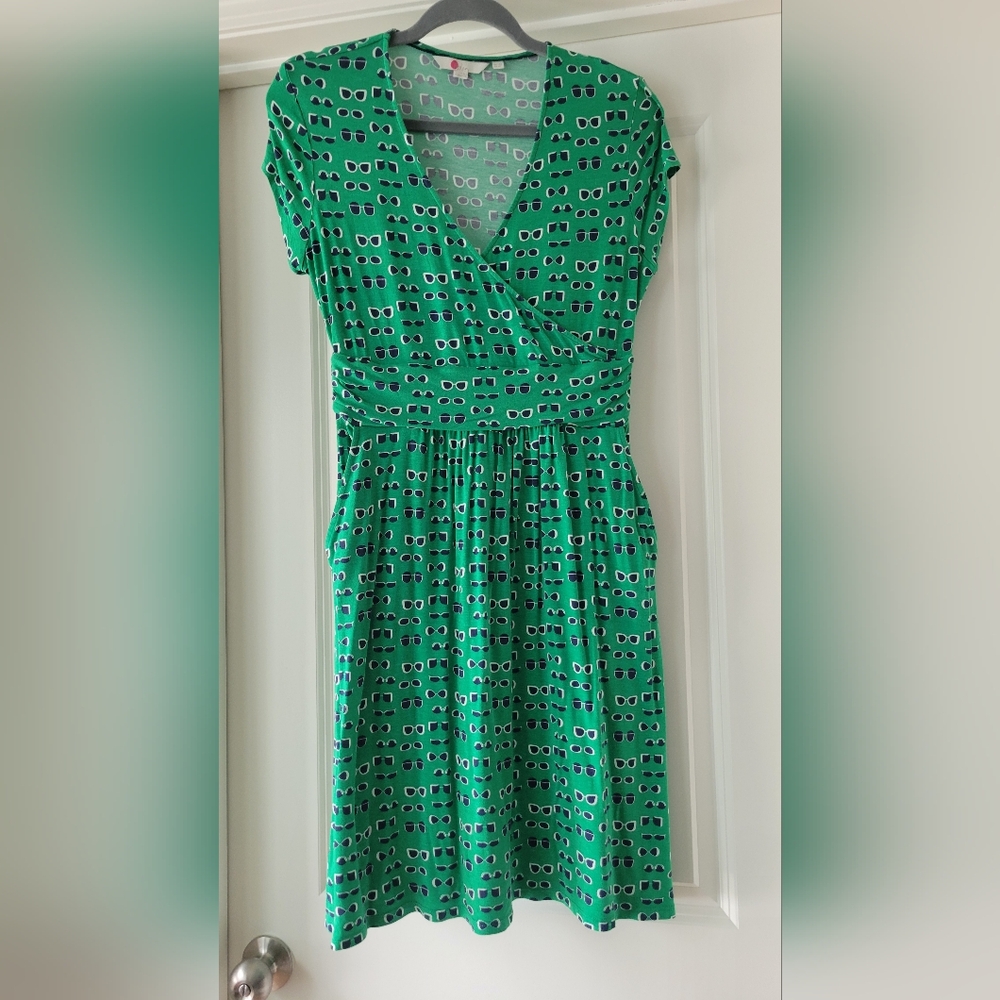 EUC- Boden Knee-Length Short Sleeve Green Dress - Sunglasses Pattern Size 8P